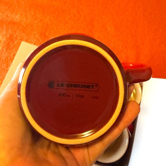 Le Creuset set of 4 classic stoneware mugs in Cerise (orange) NWT - Picture 6 of 9
